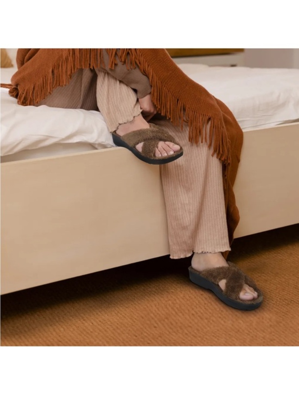 AEROTHOTIC Lola Brown Soft Cozy Women's
Slipper size 9